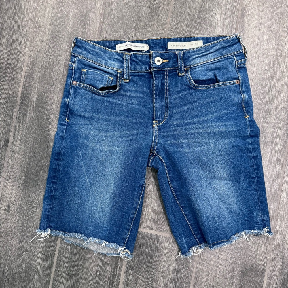 Pilcro Mid Rise Slim Cut Off Shorts Size 27 Raw Hem Medium Wash Stretch
